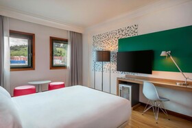 Hotel Santiago Plaza, Affiliated by Meliá