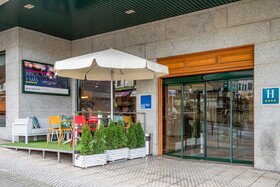 Hotel Santiago Plaza, Affiliated by Meliá
