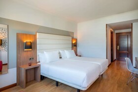Hotel Santiago Plaza, Affiliated by Meliá