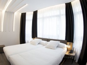 Lux Santiago