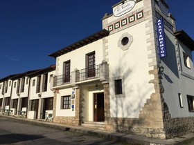 Apartamentos El Cardeo