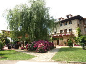 El Pomar Hosteria