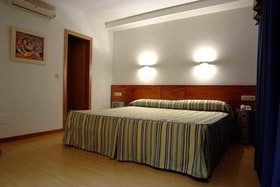 Hotel Colón Tuy