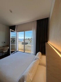 Maroa Hotel