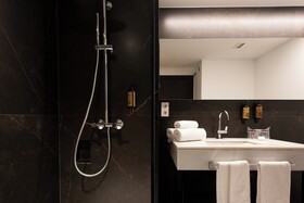 Maroa Hotel
