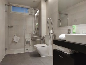 Sercotel Jardines de Uleta Suites