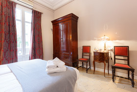 AinB Bed & Breakfast Via Laietana