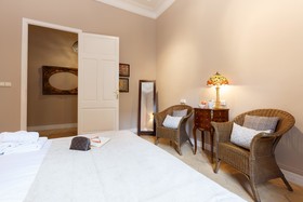 AinB Bed & Breakfast Via Laietana