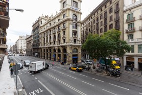 AinB Bed & Breakfast Via Laietana