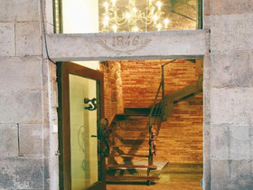 AinB Gothic Cathedral Apartments
