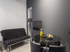 AinB Gothic Cathedral Apartments