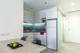 Aparteasy - Deluxe Family Apartments with Pool