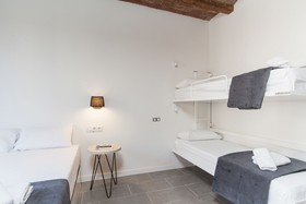 Aparteasy - Deluxe Family Apartments with Pool
