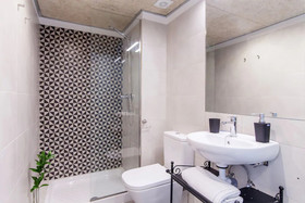 Aparteasy - Deluxe Family Apartments with Pool