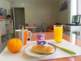 Barcelona City Street Hostal