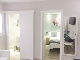 Barcelona Fifteen Luxury Hostel