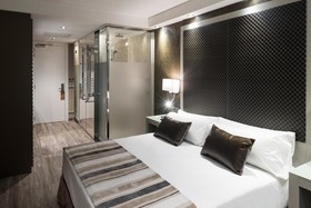 Catalonia Square Hotel