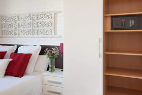 Enjoybcn Gaudi Apartments