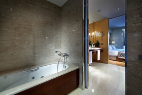 Eurostars Grand Marina Hotel