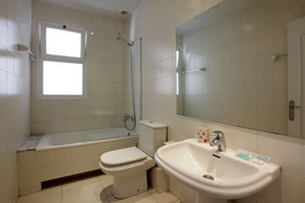 Fisa Rentals Aribau Apartments