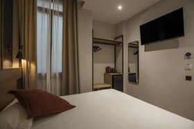 Fontanella by BCN URBAN ROOMS