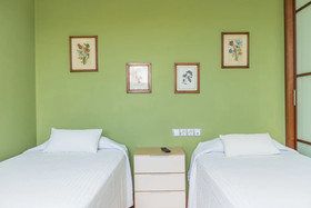 Go Barcelona Guest House