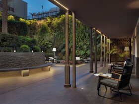 H10 Urquinaona Plaza
