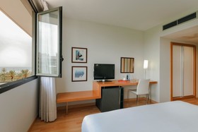 Hotel Catalonia Barcelona Beach