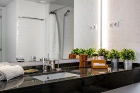 Urban District Apartments - Rambla Suites & Pool