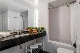 Urban District Apartments - Rambla Suites & Pool
