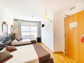 Hostal Athenas Sant Adria de Besos