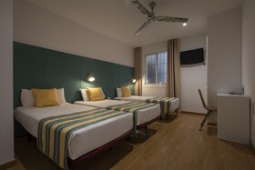 Hostal BCN Port