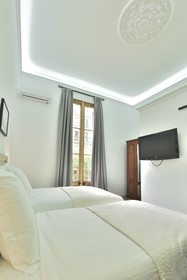 Hostal Girona