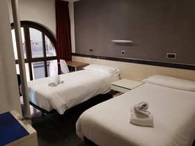 Hostal Levante