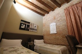 Hostal Orleans Barcelona
