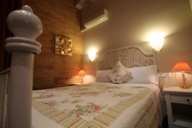 Hostal Orleans Barcelona