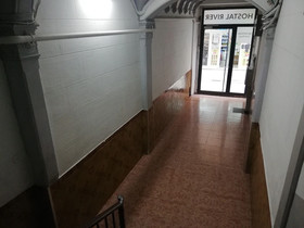 Hostal River