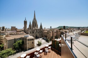 Lamaro Hotel