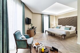 Lamaro Hotel