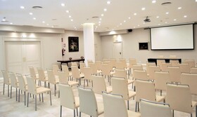 Lamaro Hotel