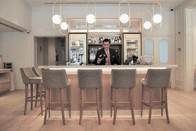 Lamaro Hotel