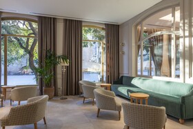 Lamaro Hotel