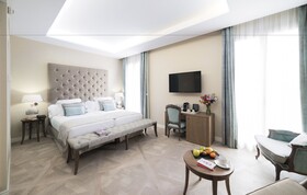 Lamaro Hotel