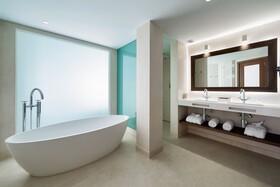 Lamaro Hotel