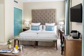 Lamaro Hotel