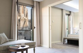 Lamaro Hotel