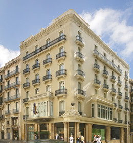 Hotel Midmost