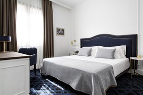 Hotel Midmost