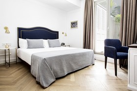 Hotel Midmost
