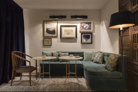 Hotel Midmost